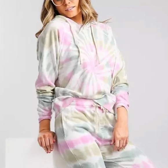 Billabong Tie-Dye Pullover NWT